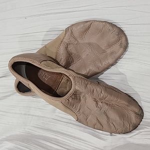Bloch jazz shoes: 5 1/2